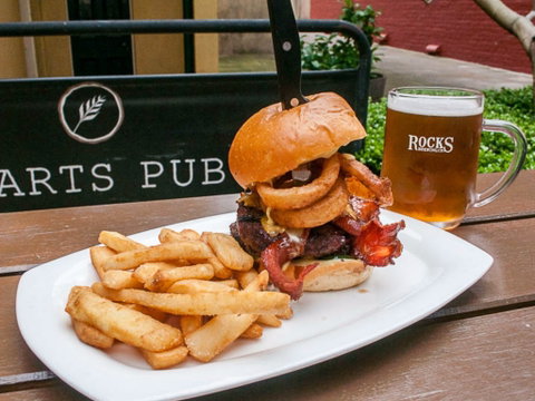Harts Pub - Accommodation Perth 1