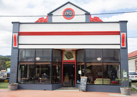 The Red Velvet Lounge - Accommodation Perth 0