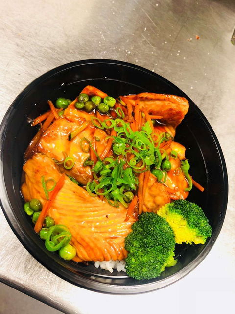 White Oaks Saloon Bar & Dining - Accommodation Perth 0