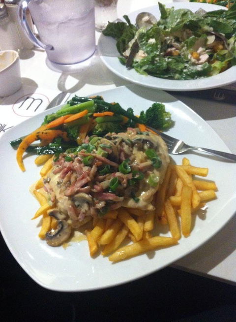 Mike's Grill The Royal Hotel - Accommodation Perth 0