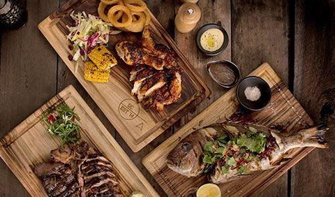Clifford's Grill & Lounge - Perth Resorts 14