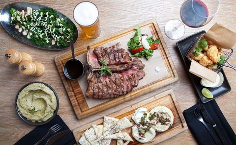 Clifford's Grill & Lounge - Perth Resorts 2