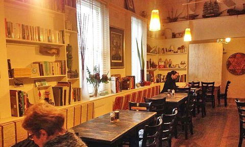 The Other Side Art Cafe - Perth Resorts 9