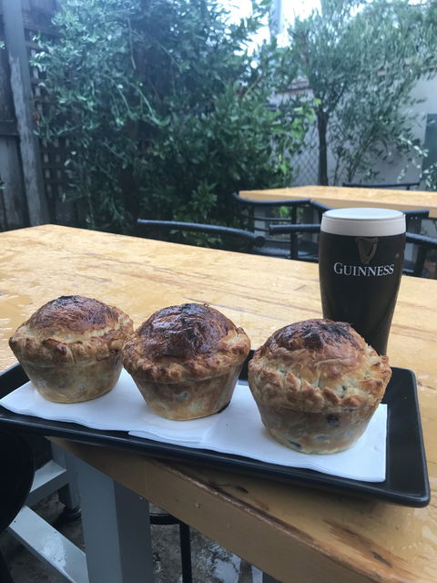 The Dubliner Irish Bar And Restaurant - Accommodation Perth 1