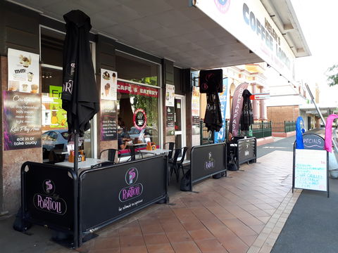 Helen's Coffee Lounge - Accommodation Perth 2