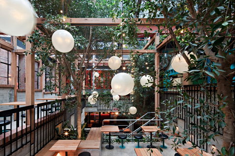 Garden State Hotel - Accommodation Perth 2