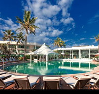 Oasis Pool Bar - Perth Resorts
