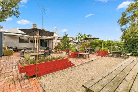 Archies Couch - Accommodation Perth 0