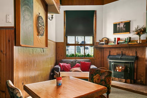 Archies Couch - Accommodation Perth 2