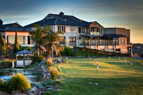 Baudins Restaurant At McCracken Country Club - Perth Resorts 0