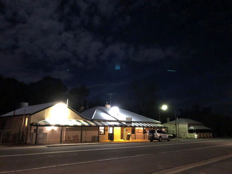 Eden Valley Hotel - Accommodation Perth 1