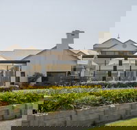 Harrigans Irish Pub and  Harrington River Lodge - Perth Resorts