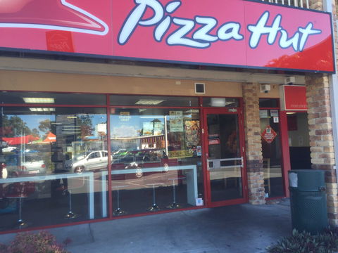 Pizza Hut - Helensvale - Perth Resorts 0