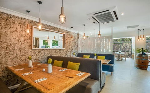 Palki Restaurant - Perth Resorts 4