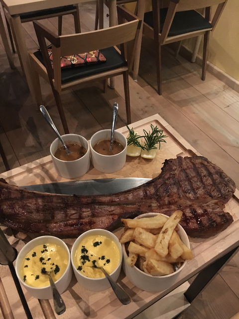 A Hereford Beefstouw - Accommodation Perth 2