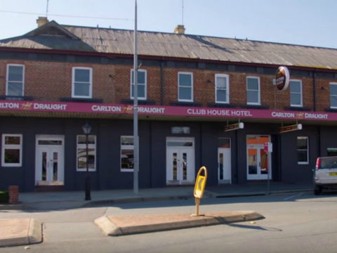 The Clubhouse Hotel - Accommodation Perth 2