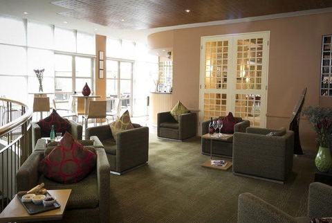 M Bar And Terrace - Mercure Sydney Parramatta - Accommodation Perth 0