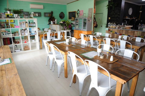 Alicia's Cafe - Accommodation Perth 1