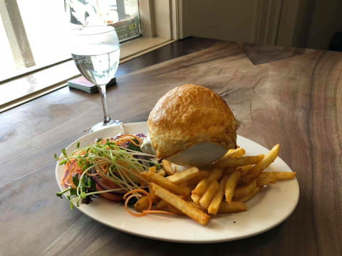 Bowning Hotel Dining - Accommodation Perth 0