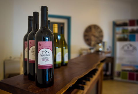 Mountainside Wines - Accommodation Perth 2