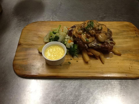 The Blue Parrot Cafe - Accommodation Perth 0