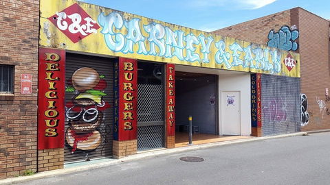 Carney & Earl's - Accommodation Perth 0