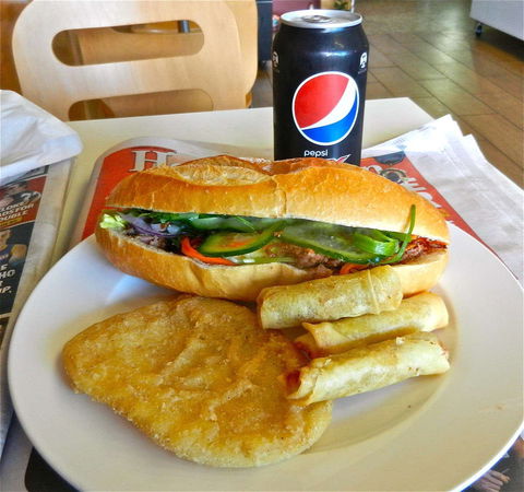 VN Wrap 'n' Roll - Sunshine North - Accommodation Perth 0