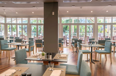 Poolside Restaurant And Bar - Perth Resorts 2