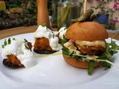 Saint Laura Cafe - Accommodation Perth 0