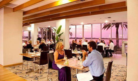 Zebu Bar & Grill - Perth Resorts 48
