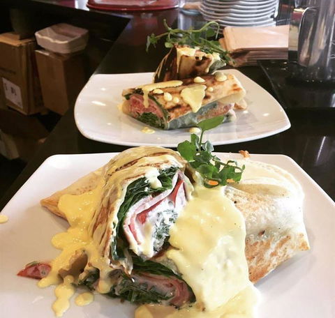 Abstract Cafe - Accommodation Perth 5