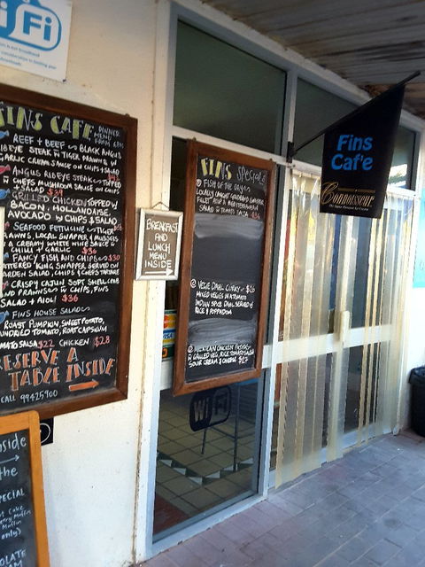 Fins Cafe - Accommodation Perth 4