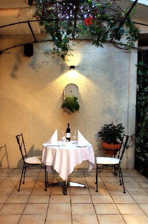 Capricornian Restaurant - Accommodation Perth 0