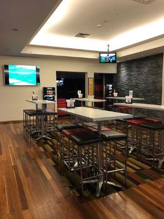 Helensvale Tavern - Perth Resorts 5