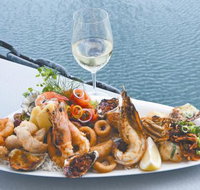 Omeros Bros Seafood Restaurant - Perth Resorts