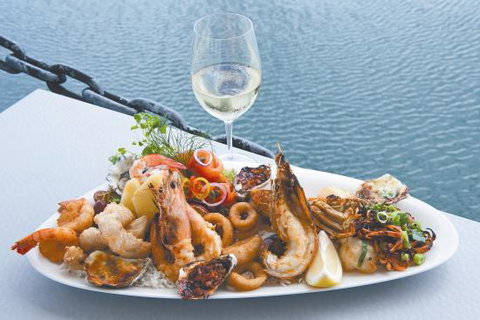 Omeros Bros Seafood Restaurant - Perth Resorts 0