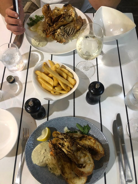 Omeros Bros Seafood Restaurant - Perth Resorts 1