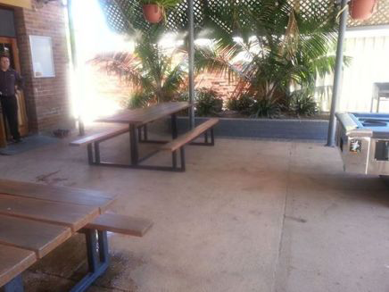 Ellalong Hotel - Accommodation Perth 2