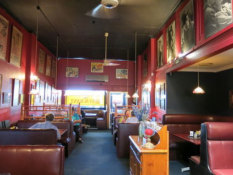 Lou’s Cafe Restaurant - Accommodation Perth 0