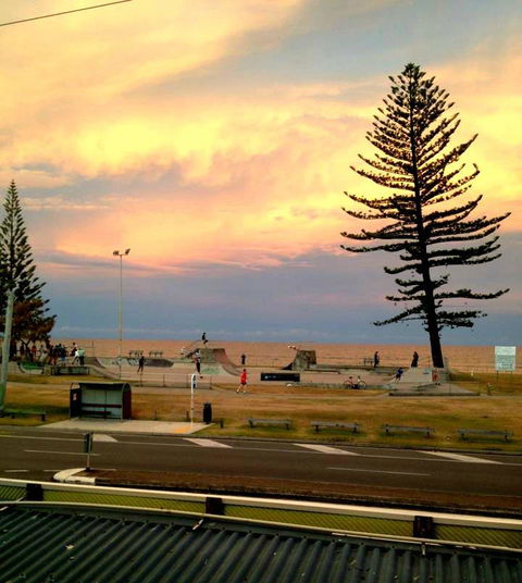 The Alex Bar & Grill - Accommodation Perth 3