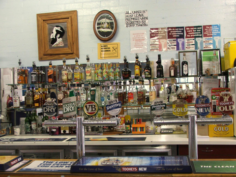 Old Bar Tavern - Perth Resorts 2