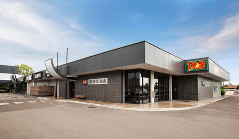Kirwan Tavern - Perth Resorts 5