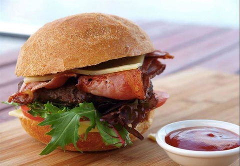 Black Angus Bar & Grill - Perth Resorts 9