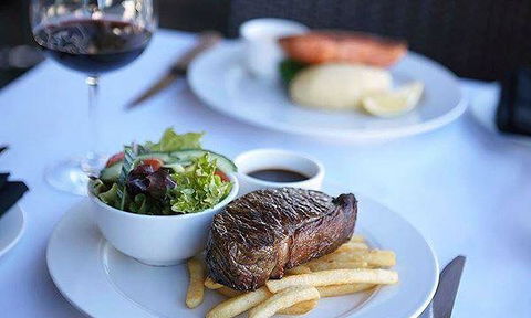 Black Angus Bar & Grill - Perth Resorts 12