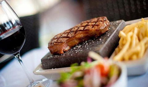 Black Angus Bar & Grill - Perth Resorts 17