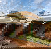 Jennacubbine Tavern - Accommodation Perth