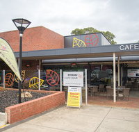 Avenues Cafe Bar - Accommodation Perth