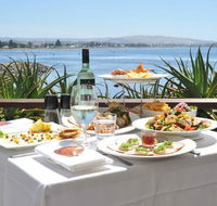 Eat at Whalers restaurant - Perth Resorts