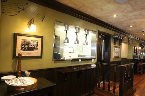 The Irish Village - Accommodation Perth 2