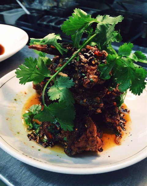 Apple Daily Bar & Eating House - Perth Resorts 13